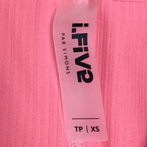 Simons i.FIV5 Twist Front Crop Top - Picture 3 of 4